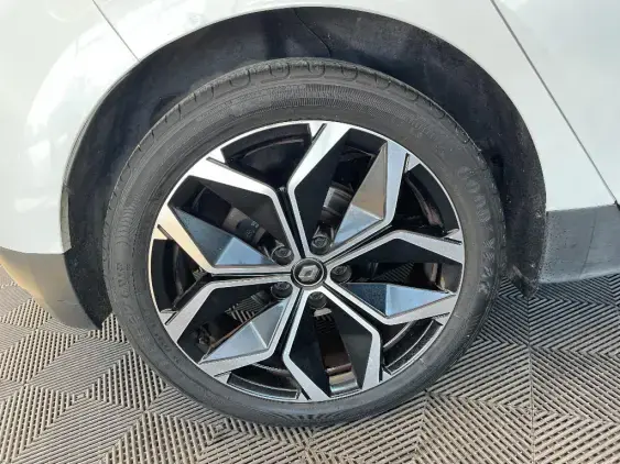 RENAULT SCENIC IV - voiture d'occasion - Photo 25