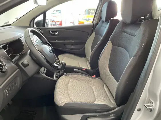 RENAULT CAPTUR - voiture d'occasion - Photo 17