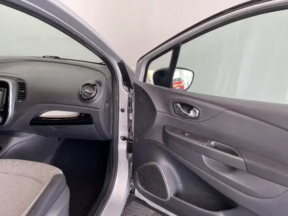 RENAULT CAPTUR - voiture d'occasion - Photo 19