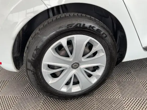 RENAULT CLIO IV - voiture d'occasion - Photo 24