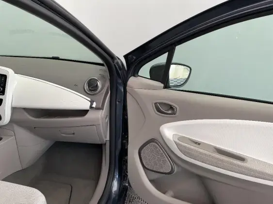 RENAULT ZOE - voiture d'occasion - Photo 18