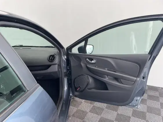 RENAULT CLIO IV - voiture d'occasion - Photo 20