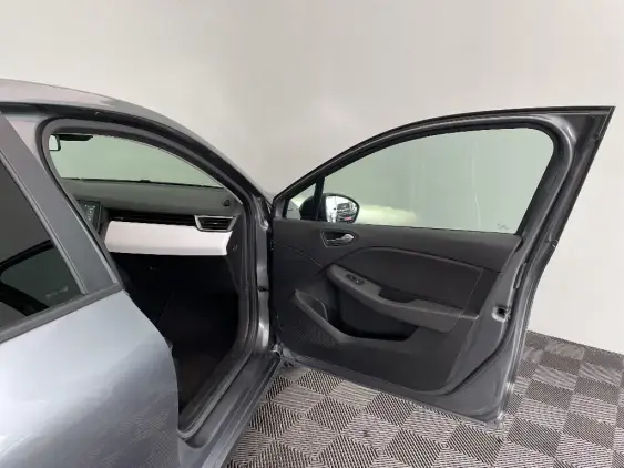 RENAULT CLIO V - voiture d'occasion - Photo 19