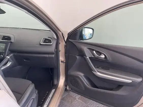 RENAULT KADJAR - voiture d'occasion - Photo 20