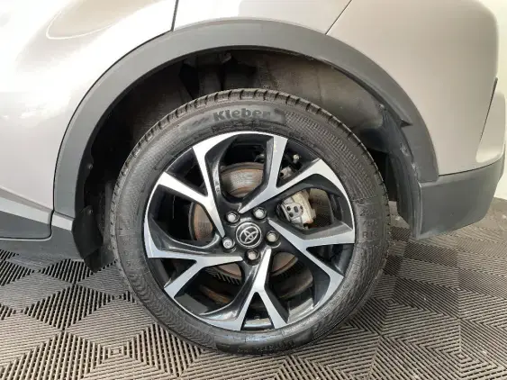 TOYOTA C-HR - voiture d'occasion - Photo 24