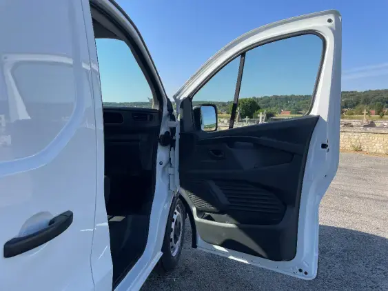 RENAULT TRAFIC FG III - voiture d'occasion - Photo 18