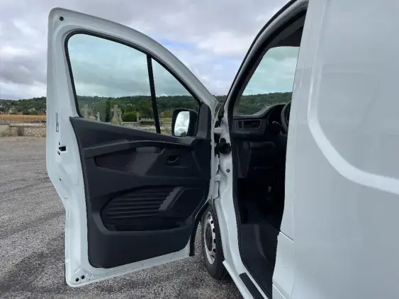 RENAULT TRAFIC FG III - voiture d'occasion - Photo 17