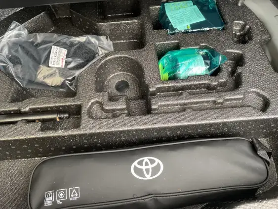 TOYOTA RAV4 V - voiture d'occasion - Photo 17