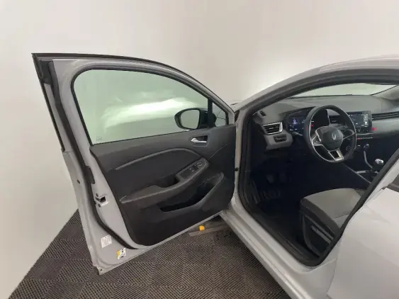 RENAULT CLIO V - voiture d'occasion - Photo 19