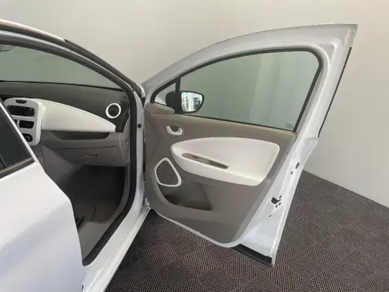 RENAULT ZOE - voiture d'occasion - Photo 18