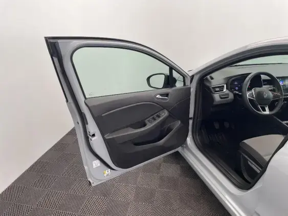 RENAULT CLIO V - voiture d'occasion - Photo 19