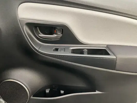 TOYOTA YARIS III - voiture d'occasion - Photo 20