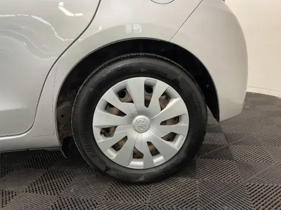 TOYOTA YARIS III - voiture d'occasion - Photo 24