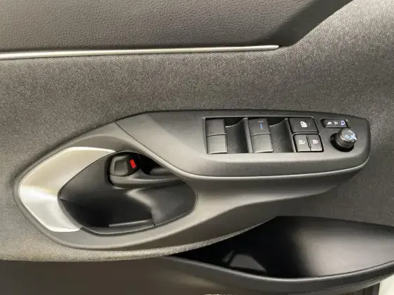 TOYOTA YARIS CROSS I - voiture d'occasion - Photo 17