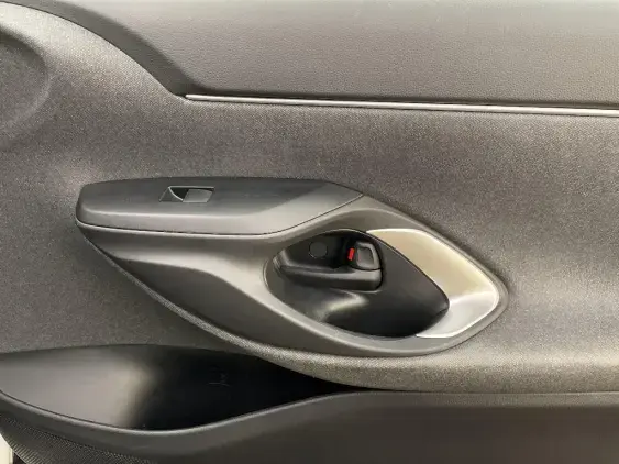 TOYOTA YARIS CROSS I - voiture d'occasion - Photo 20