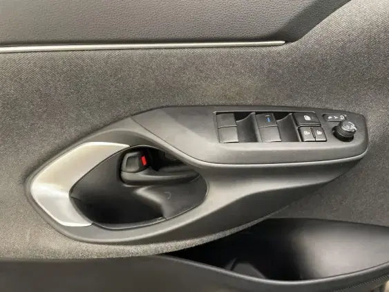 TOYOTA YARIS CROSS I - voiture d'occasion - Photo 17