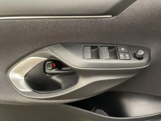 TOYOTA YARIS IV - voiture d'occasion - Photo 17