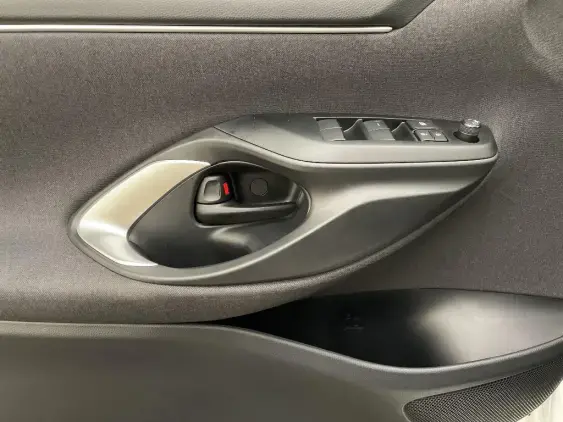 TOYOTA YARIS IV - voiture d'occasion - Photo 19