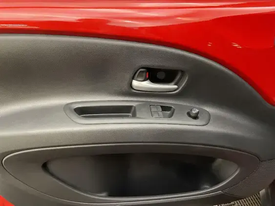 TOYOTA AYGO X - voiture d'occasion - Photo 19