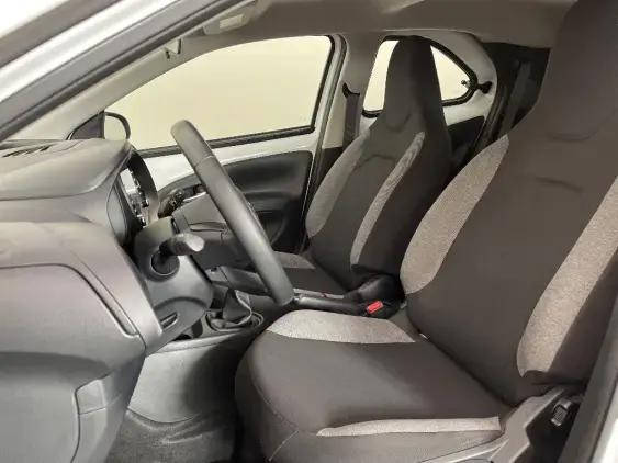 TOYOTA AYGO X - voiture d'occasion - Photo 18