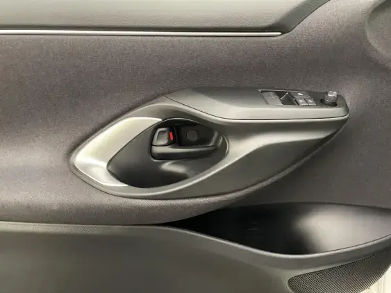 TOYOTA YARIS IV - voiture d'occasion - Photo 19