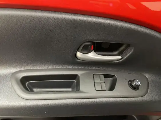 TOYOTA AYGO X - voiture d'occasion - Photo 17