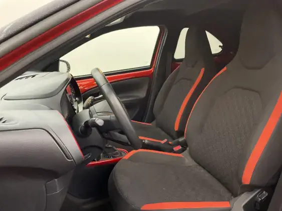 TOYOTA AYGO X - voiture d'occasion - Photo 18