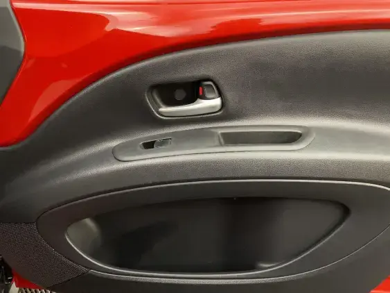 TOYOTA AYGO X - voiture d'occasion - Photo 20