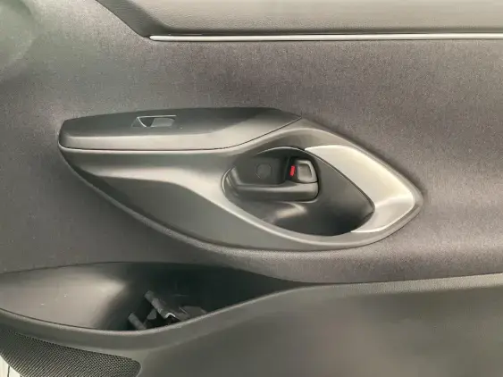 TOYOTA YARIS IV - voiture d'occasion - Photo 20