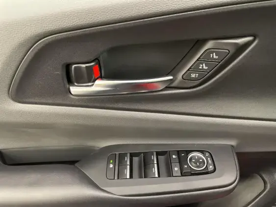 TOYOTA PRIUS V - voiture d'occasion - Photo 17