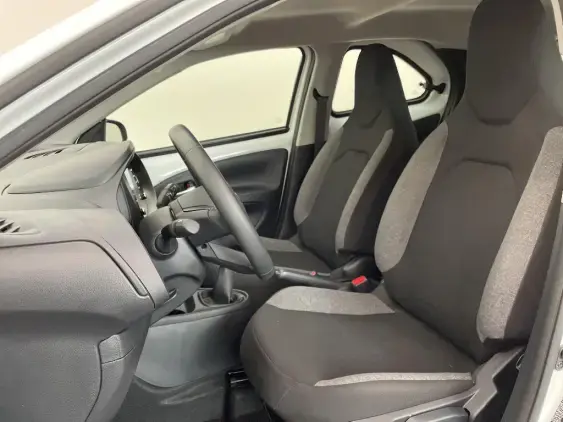 TOYOTA AYGO X - voiture d'occasion - Photo 18