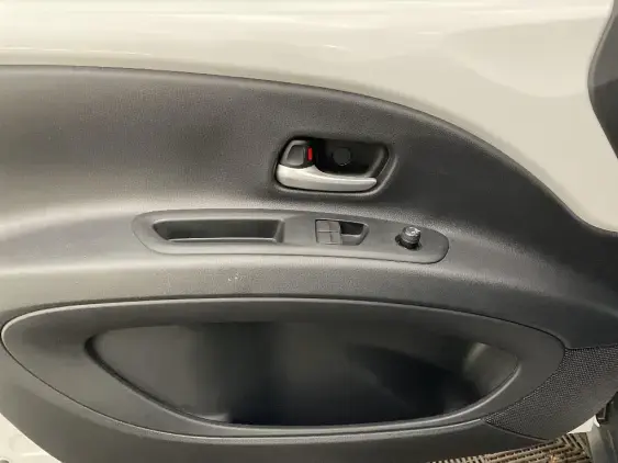 TOYOTA AYGO X - voiture d'occasion - Photo 19