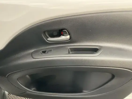 TOYOTA AYGO X - voiture d'occasion - Photo 20