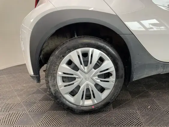 TOYOTA AYGO X - voiture d'occasion - Photo 25