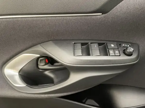 TOYOTA YARIS CROSS I - voiture d'occasion - Photo 17