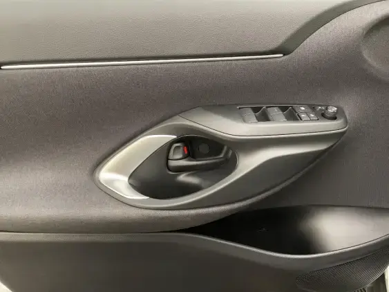 TOYOTA YARIS CROSS I - voiture d'occasion - Photo 19