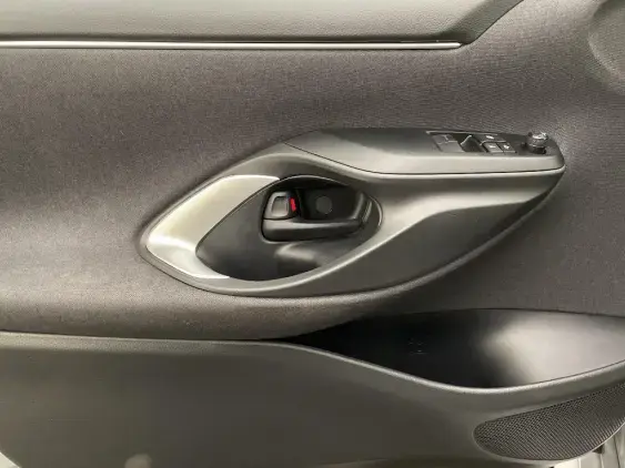 TOYOTA YARIS IV - voiture d'occasion - Photo 19