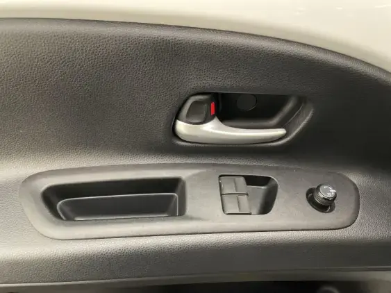 TOYOTA AYGO X - voiture d'occasion - Photo 17