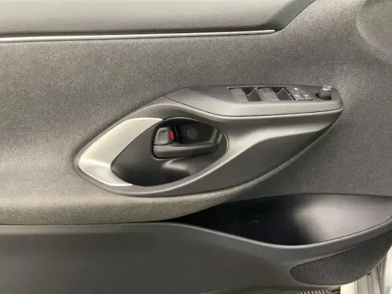 TOYOTA YARIS IV - voiture d'occasion - Photo 19