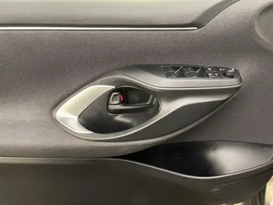 TOYOTA YARIS IV - voiture d'occasion - Photo 19