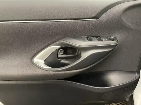 TOYOTA YARIS CROSS I - voiture d'occasion - Photo 19