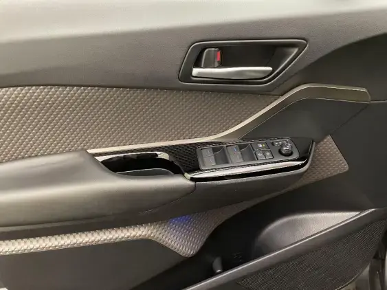 TOYOTA C-HR - voiture d'occasion - Photo 19