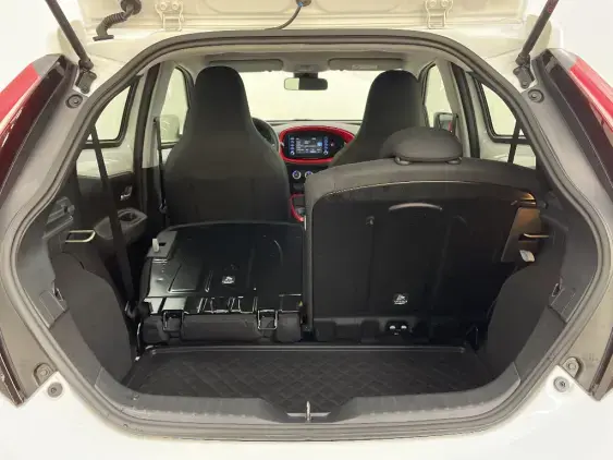 TOYOTA AYGO X - voiture d'occasion - Photo 16