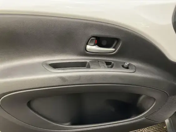 TOYOTA AYGO X - voiture d'occasion - Photo 19