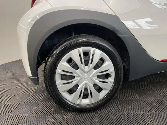 TOYOTA AYGO X - voiture d'occasion - Photo 25