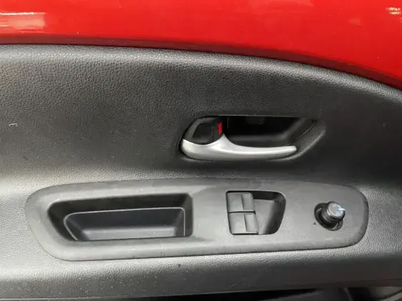 TOYOTA AYGO X - voiture d'occasion - Photo 17