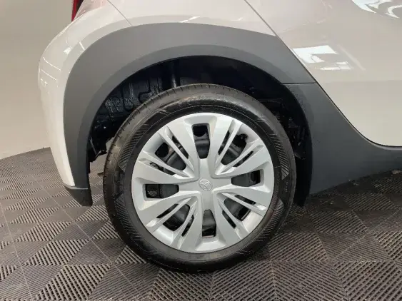 TOYOTA AYGO X - voiture d'occasion - Photo 25