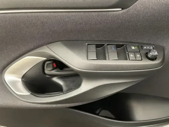 TOYOTA YARIS IV - voiture d'occasion - Photo 17