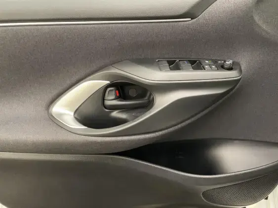 TOYOTA YARIS IV - voiture d'occasion - Photo 19