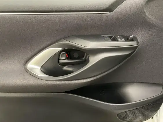 TOYOTA YARIS IV - voiture d'occasion - Photo 19